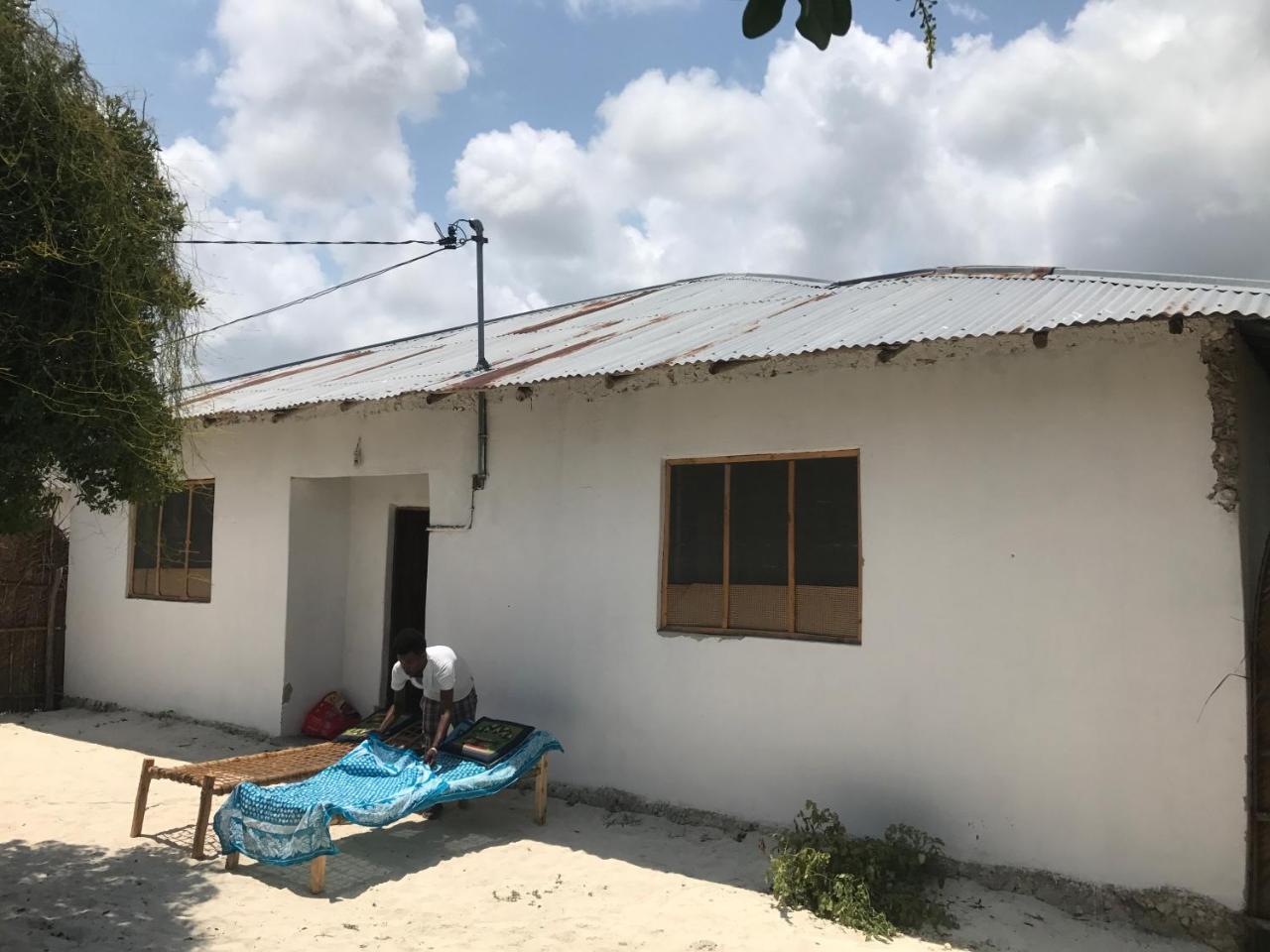 גאמביאני Moringe Home Stay - Village House מראה חיצוני תמונה