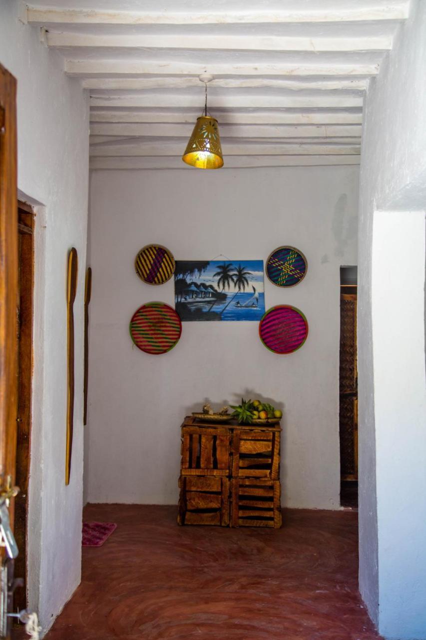 גאמביאני Moringe Home Stay - Village House מראה חיצוני תמונה