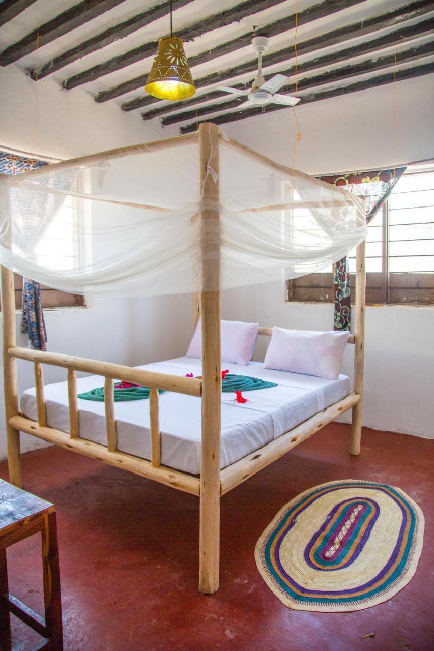 גאמביאני Moringe Home Stay - Village House מראה חיצוני תמונה