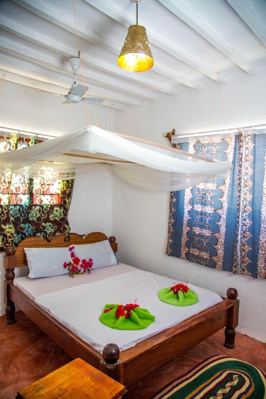 גאמביאני Moringe Home Stay - Village House מראה חיצוני תמונה